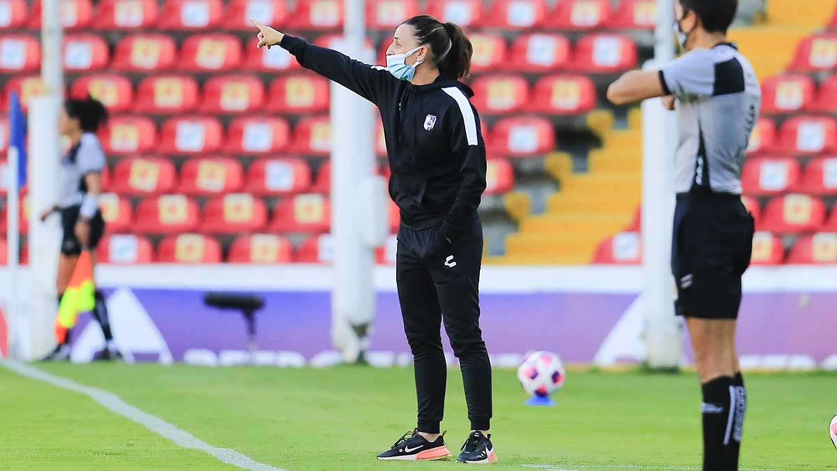 carla rossi entrenadora gallos femenil cortesia qro 2