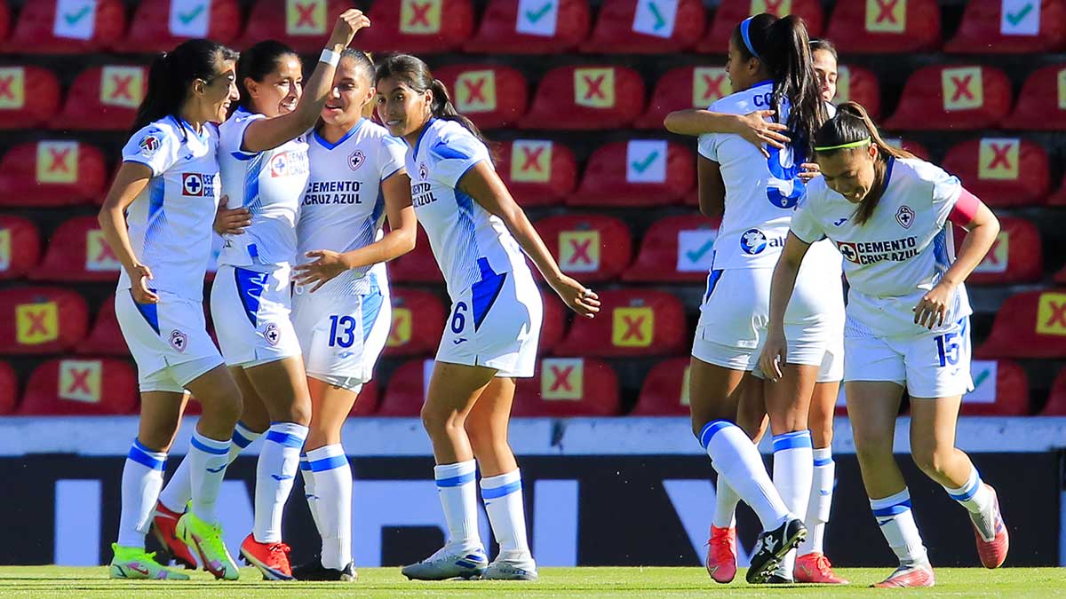 Querétaro 1-2 Cruz Azul; la Máquina cerca de liguilla y Gallos femenil casi eliminadas