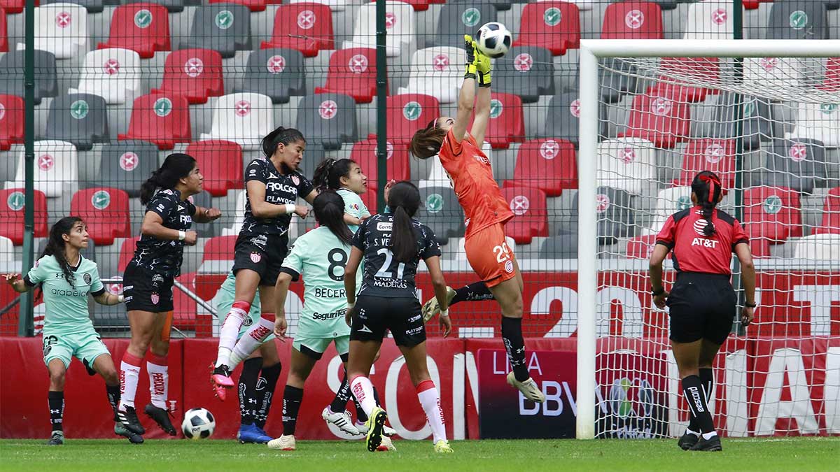 Toluca 0-1 Necaxa; las Centellas sorprenden a las Diablitas en el infierno 