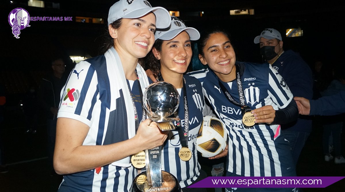 Eva Espejo, primera entrenadora en ser campeona en la Liga MX Femenil