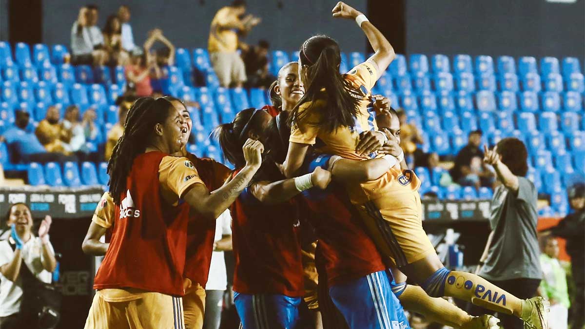 Tigres femenil derrotó 3-0 a Pumas con un impresionante gol olímpico de Lizbeth Ovalle