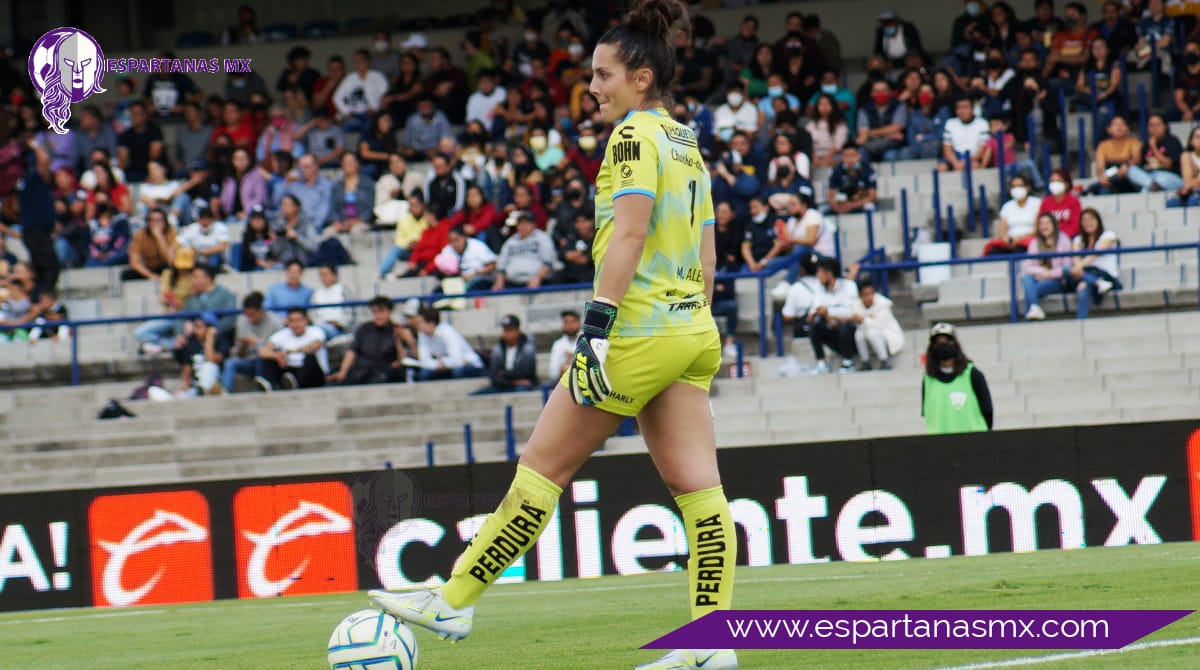 La portera Marta Alemany, con los reflectores de Gallos en la Liga MX Femenil