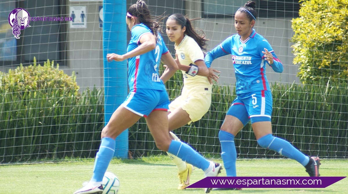 El inquieto gafete de capitana de Alison González durante el América 3-0 Cruz Azul en Coapa