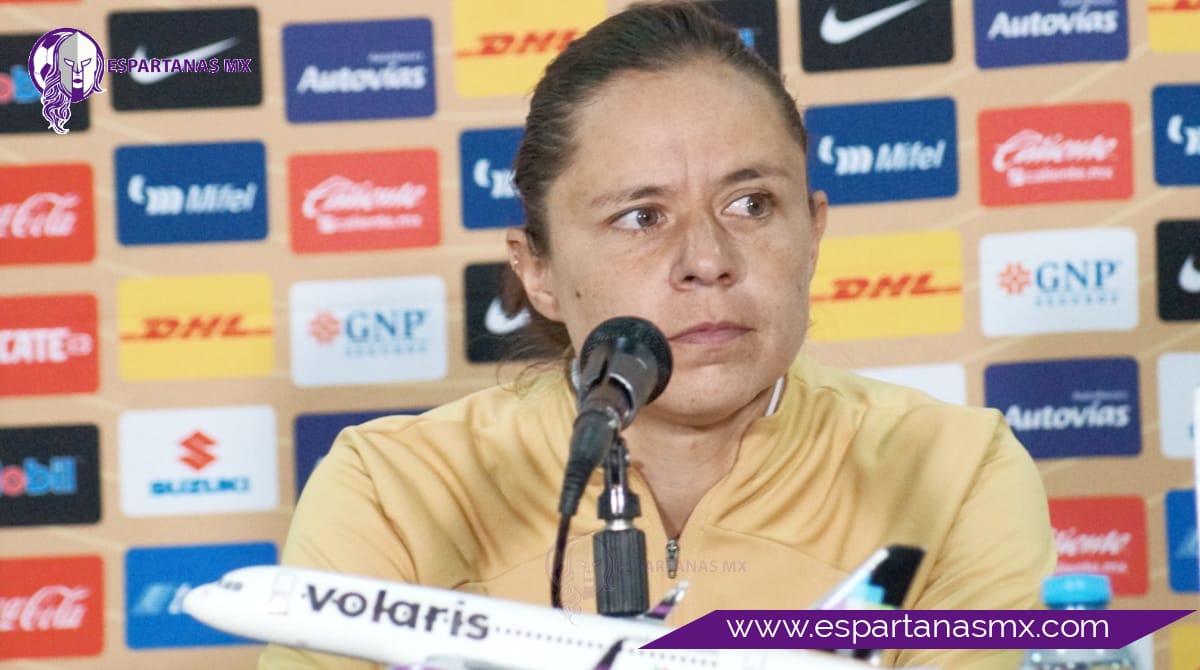 Karina Báez, directora técnica de las Pumas femenil, sabe lo que deben mejorar; “nos falta ese pase fino”