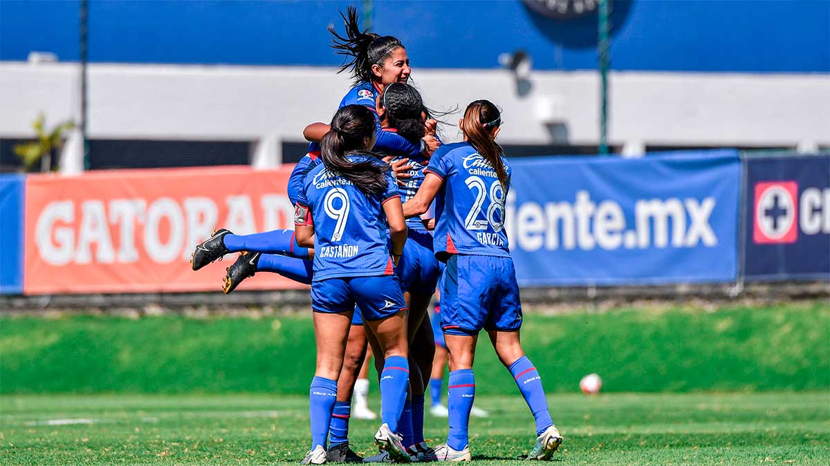 Cruz Azul goleó 6-0 a Santos Laguna con hat-trick de la brasileña Erica Gomes