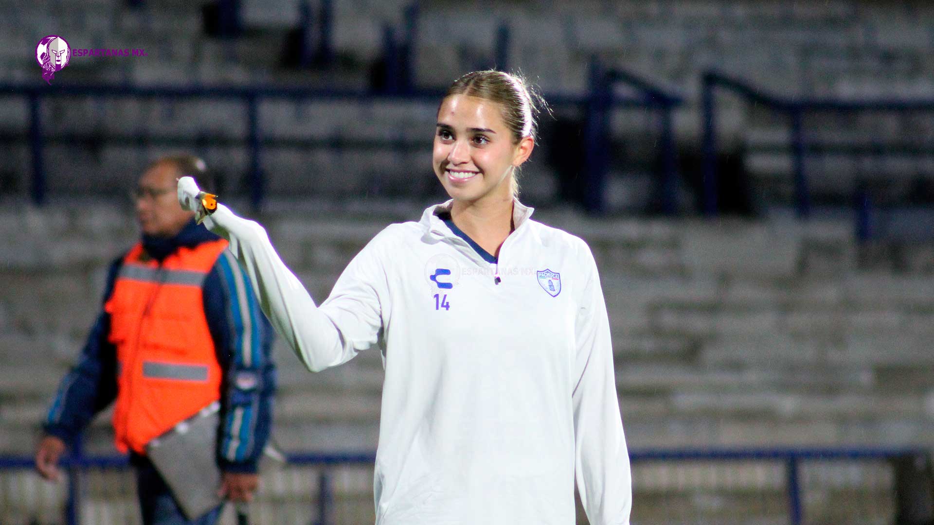 Nailea Vidrio y su intento de salvar una mariposa en medio del partido