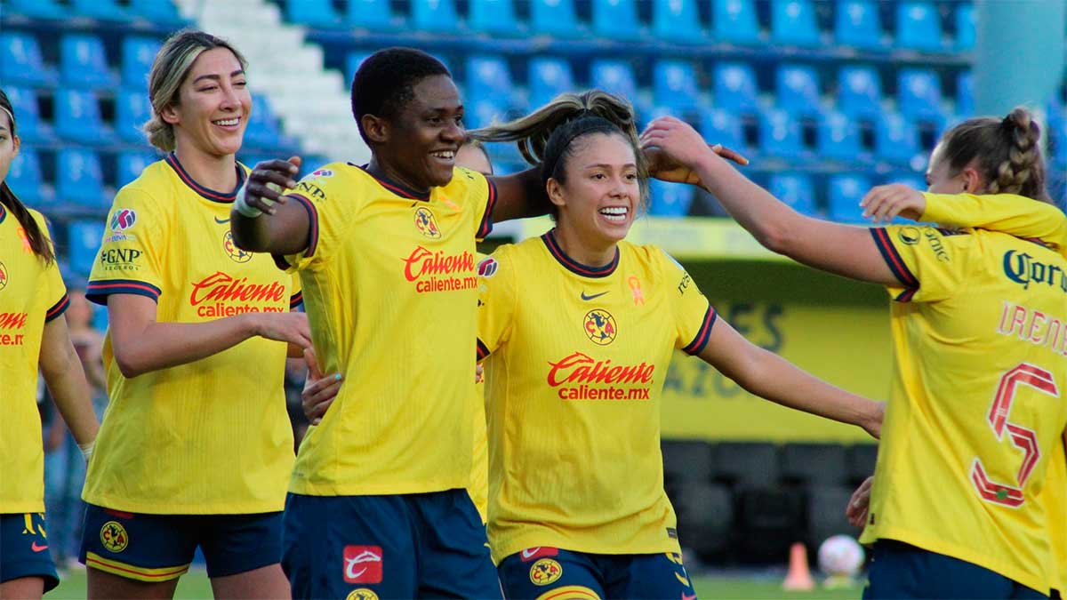 Chidinma Okeke, aclamada por la afición azulcrema, celebra la victoria ante Chivas con pasión americanista