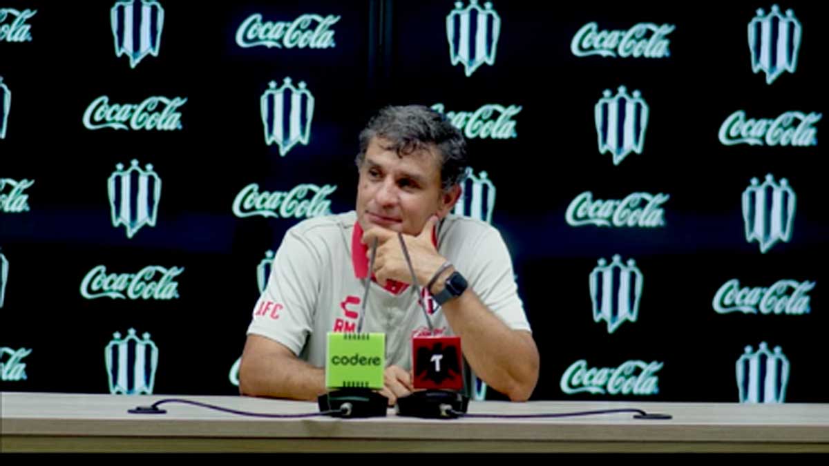 Roberto Medina, DT de Atlas femenil, tras ser goleadas por Rayadas: “No vamos a bajar los brazos para formar buenas futbolistas