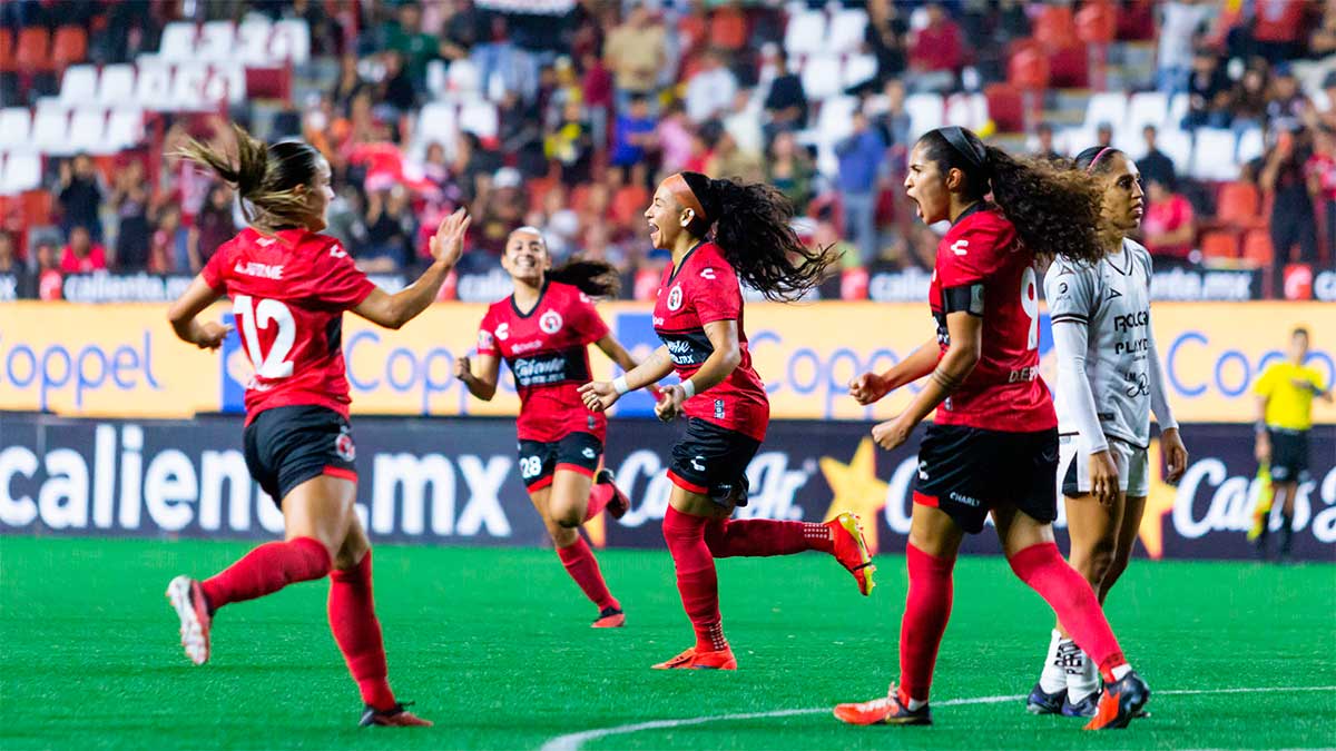 Xolos femenil brilla con victoria de 3-0 sobre Necaxa en el estadio Caliente