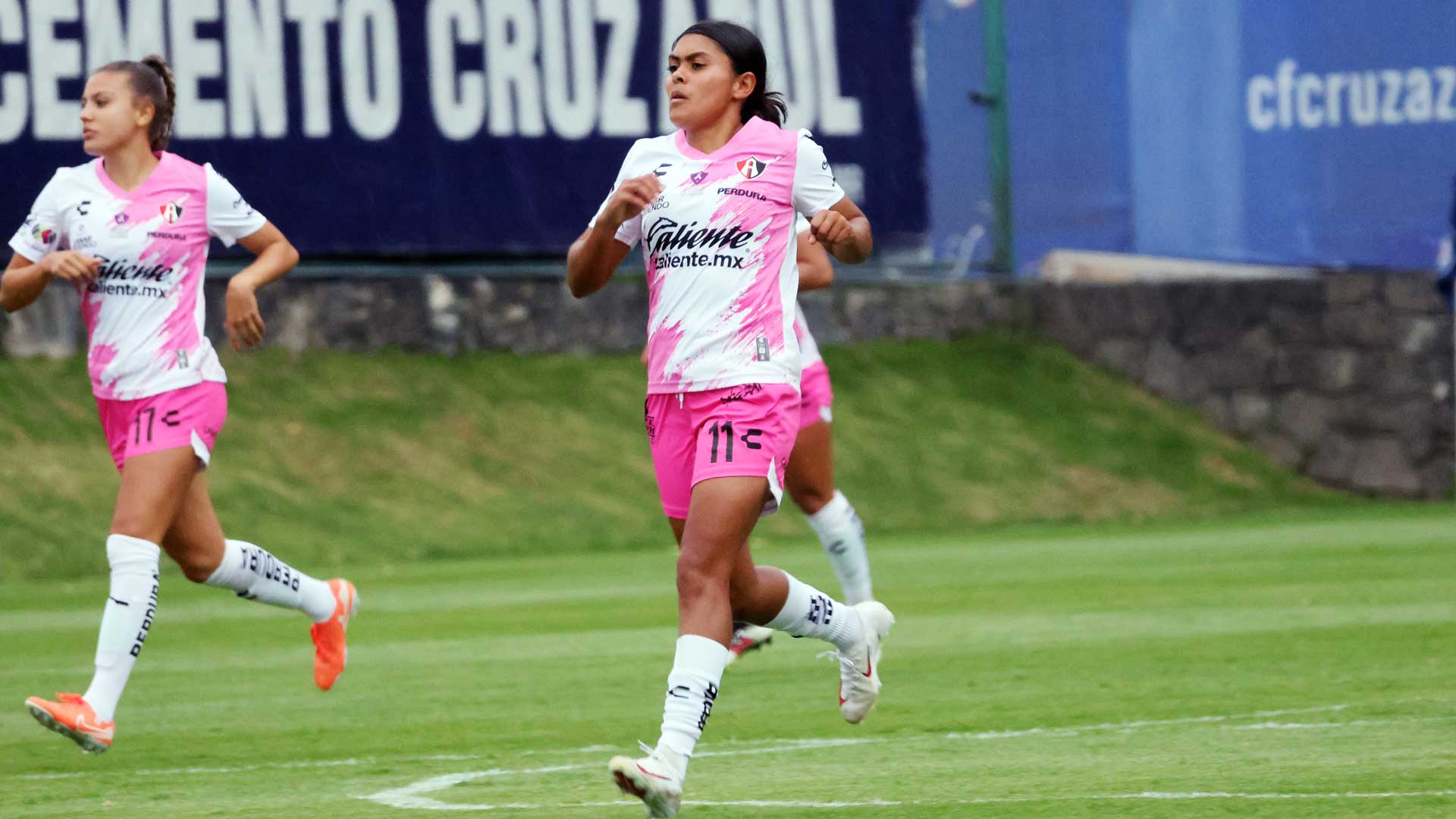 Atlas femenil vence a Necaxa en un duelo marcado por apagones y 18 minutos de compensación