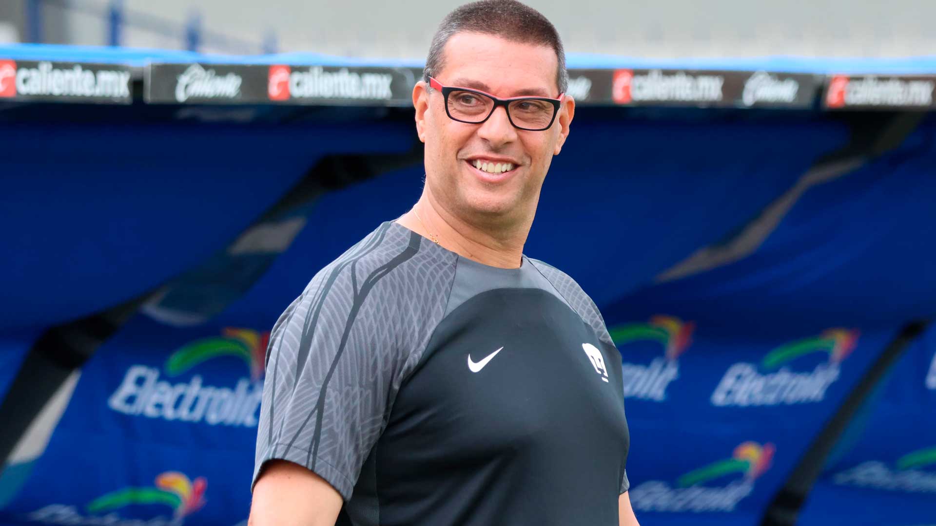 “Esta cancha no se puede jugar al fútbol”: Marcello Frigério tras la derrota de Pumas Femenil en Querétaro