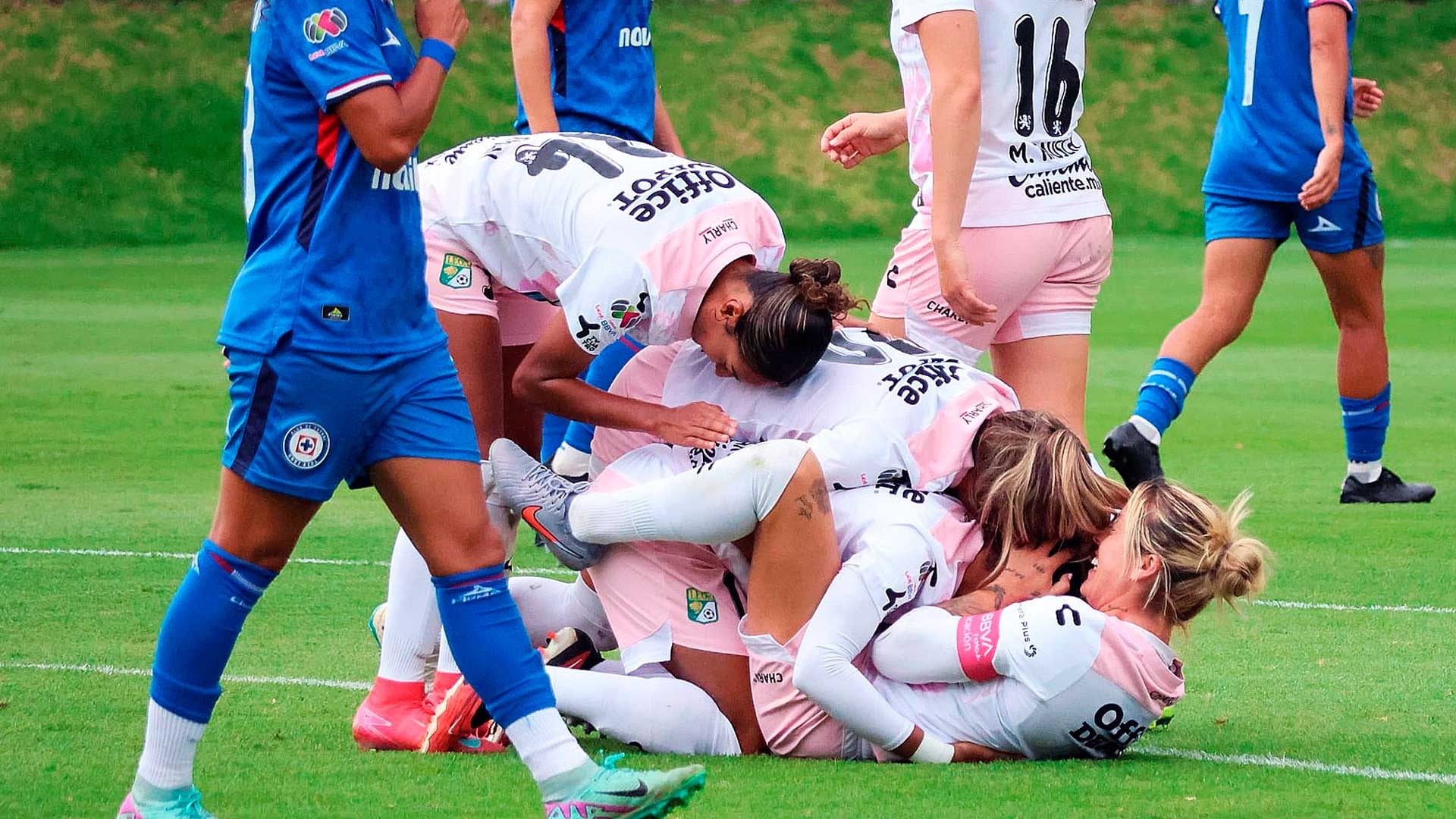 León femenil sorprende a Cruz Azul en La Noria y se lleva la victoria 2-1 en la Jornada 9