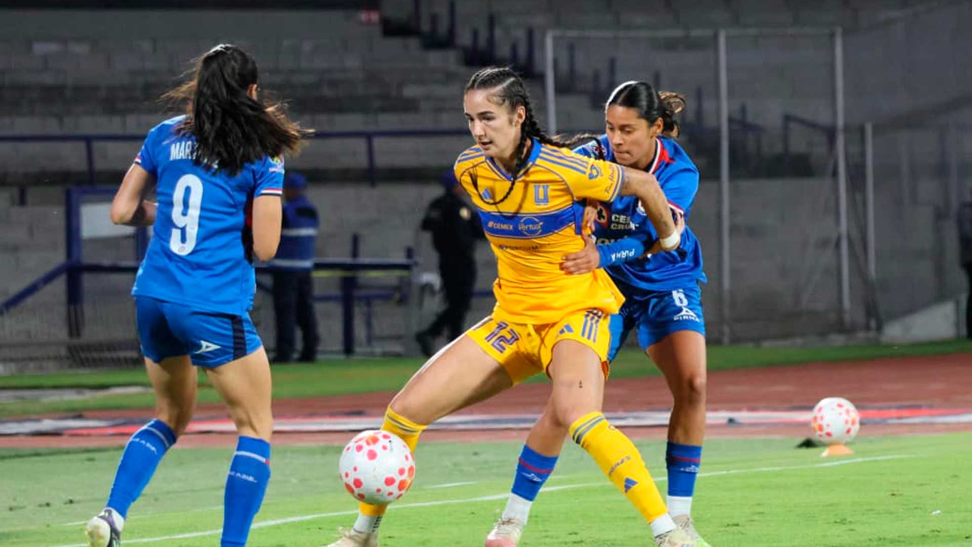 Cruz Azul Femenil empata 1-1 con Tigres y deja viva la semifinal en el Olímpico Universitario