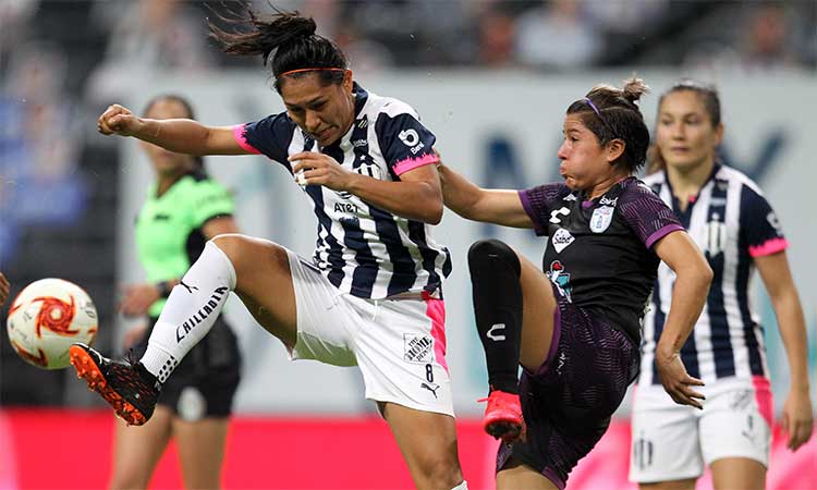 Rayadas saca el empate con Pachuca gracias a un polémico penalti 