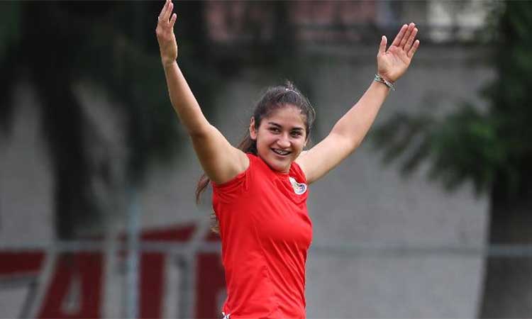 A Yashira Barrientos no le importa el día que jugará Chivas femenil