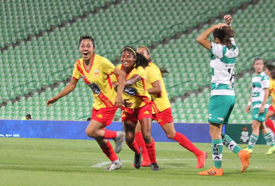 Monarcas femenil vence a Santos y se aferra a la liguilla