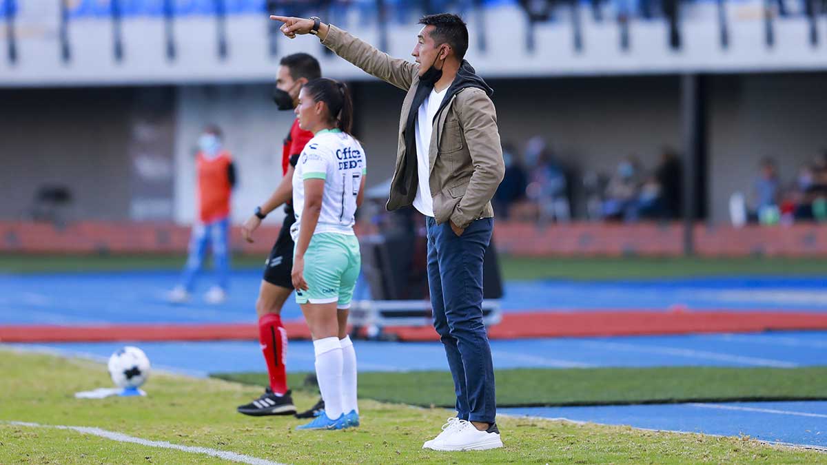 Pachuca femenil: A Octavio Valdez no le gustó la cancha del estadio Olímpico Alameda, “no era la ideal”