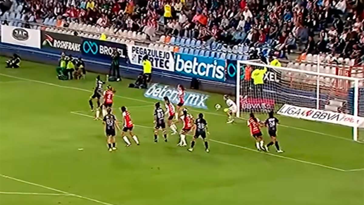 Jennifer Hermoso, delantera de Pachuca, y su golazo de taquito a Chivas 