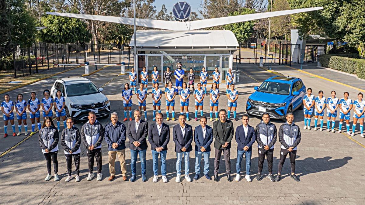 Puebla Femenil se tomó la foto oficial del Clausura 2023 en la Planta de Volkswagen