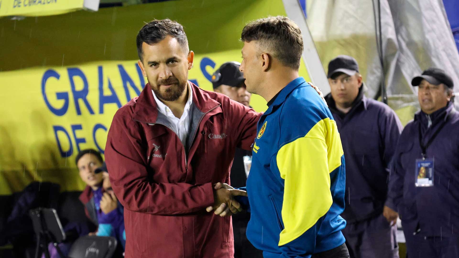 Ángel Villacampa critica el manejo de las seleccionadas del América Femenil: "No nos ayuda en nada"