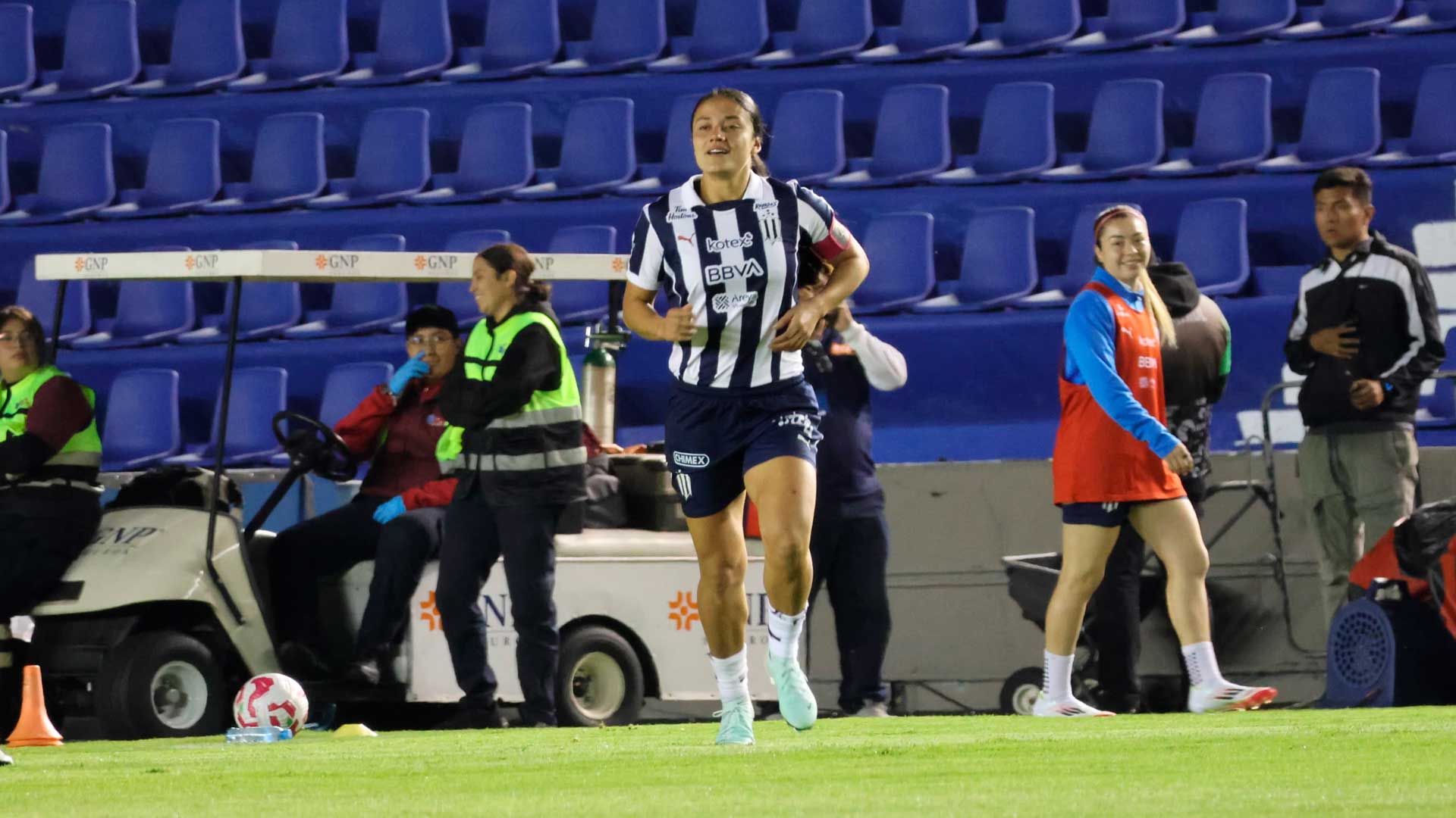 Rebeca Bernal busca un triunfo en el Clásico Regio antes de su partida a la NWSL