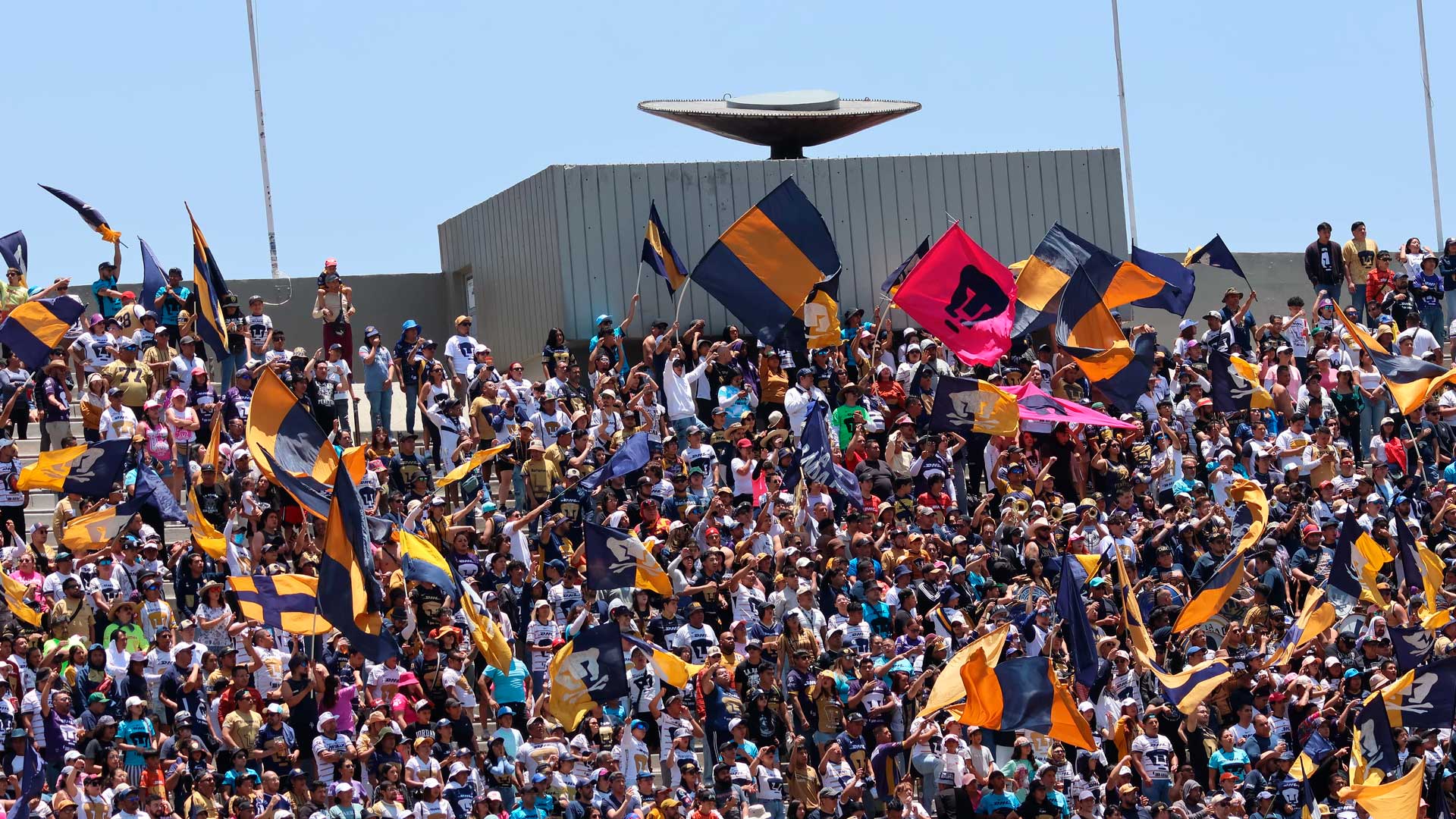 Histórico apoyo en CU: 18,353 aficionados acompañaron a Pumas Femenil en su despedida del Clausura 2025