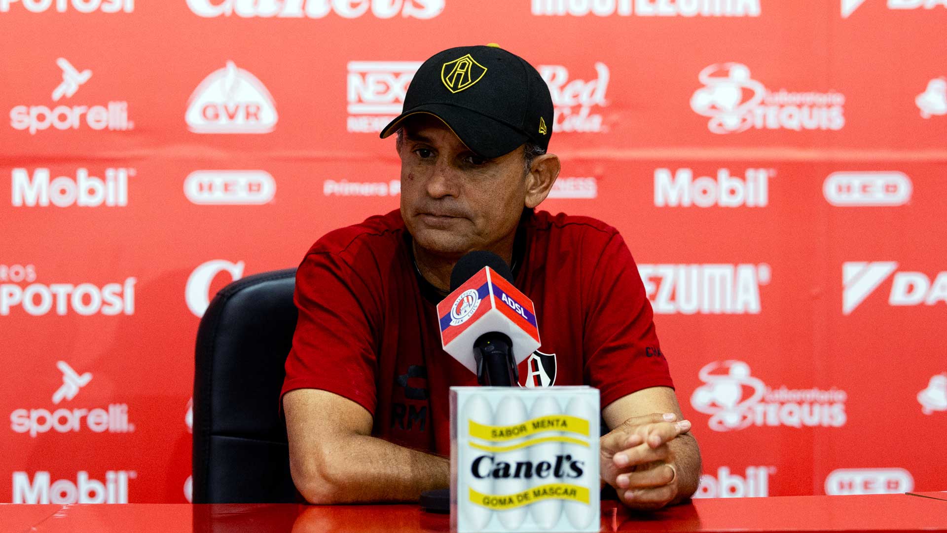 Roberto Medina, DT de Atlas Femenil, tras golear al San Luis: "El desempeño del equipo me dio mucha alegría"