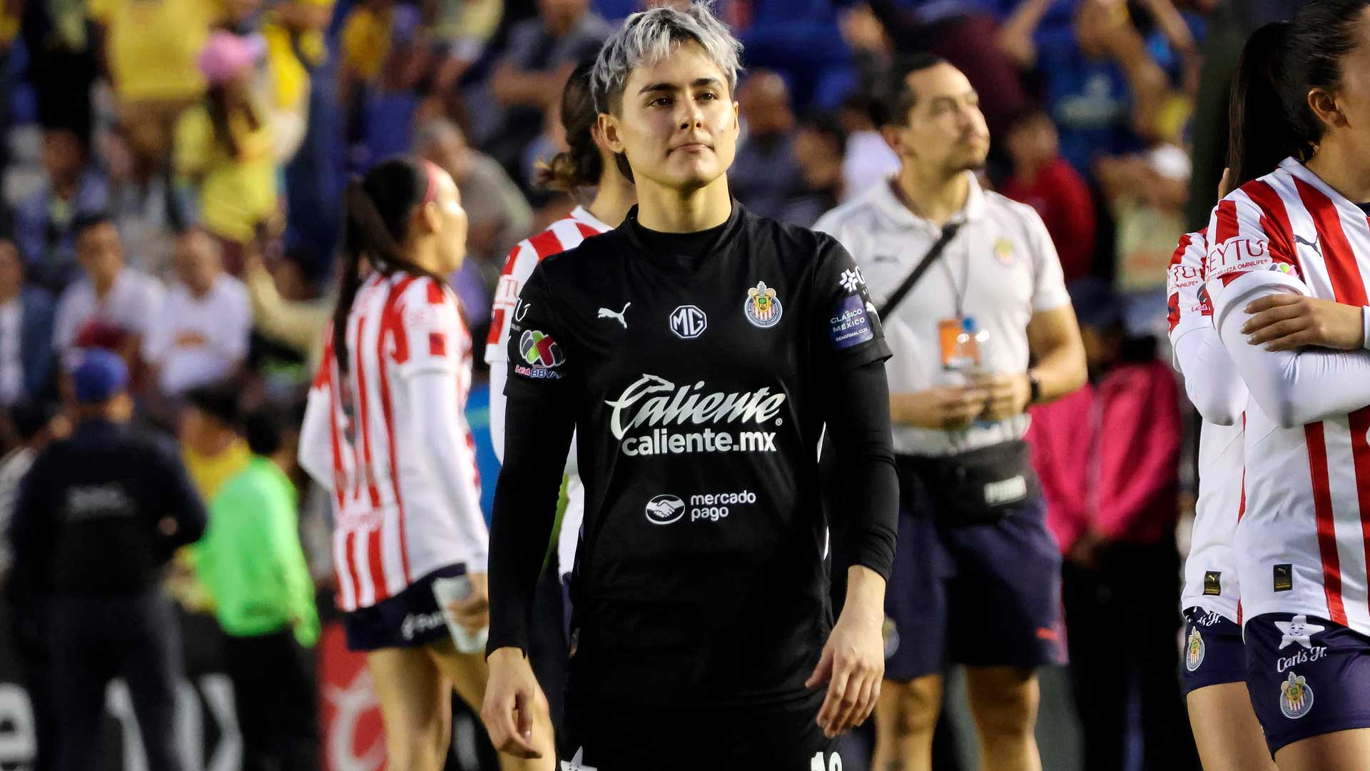 Blanca Félix, la gran ausente del Clásico Nacional: vio desde la banca la eliminación de Chivas femenil