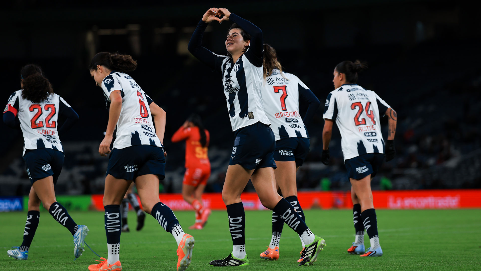 Rayadas golea 5-0 a Necaxa y se reencuentra con su mejor versión en el estadio BBVA