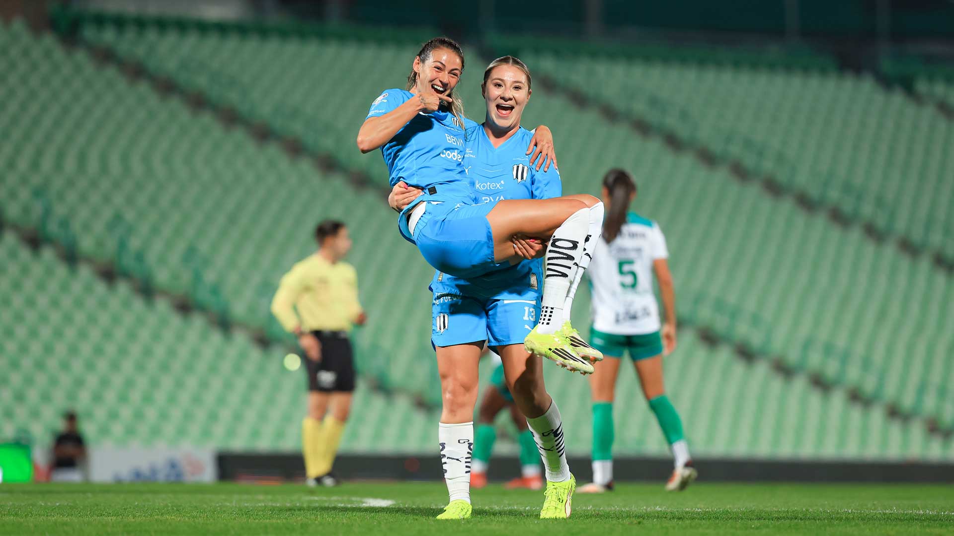 Rayadas impusieron su jerarquía y golearon a Santos en el TSM Corona