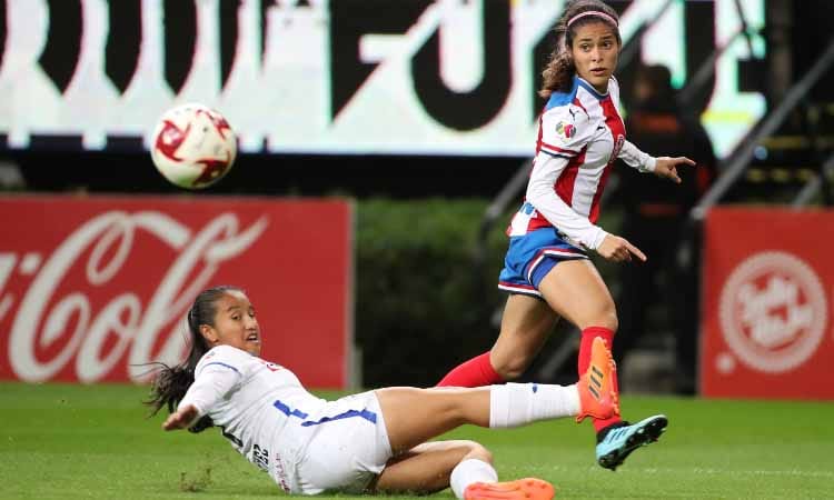 Chivas femenil y Cruz Azul empatan 2-2 