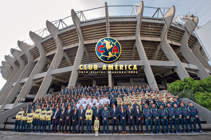 América femenil se toma la foto oficial en el estadio Azteca