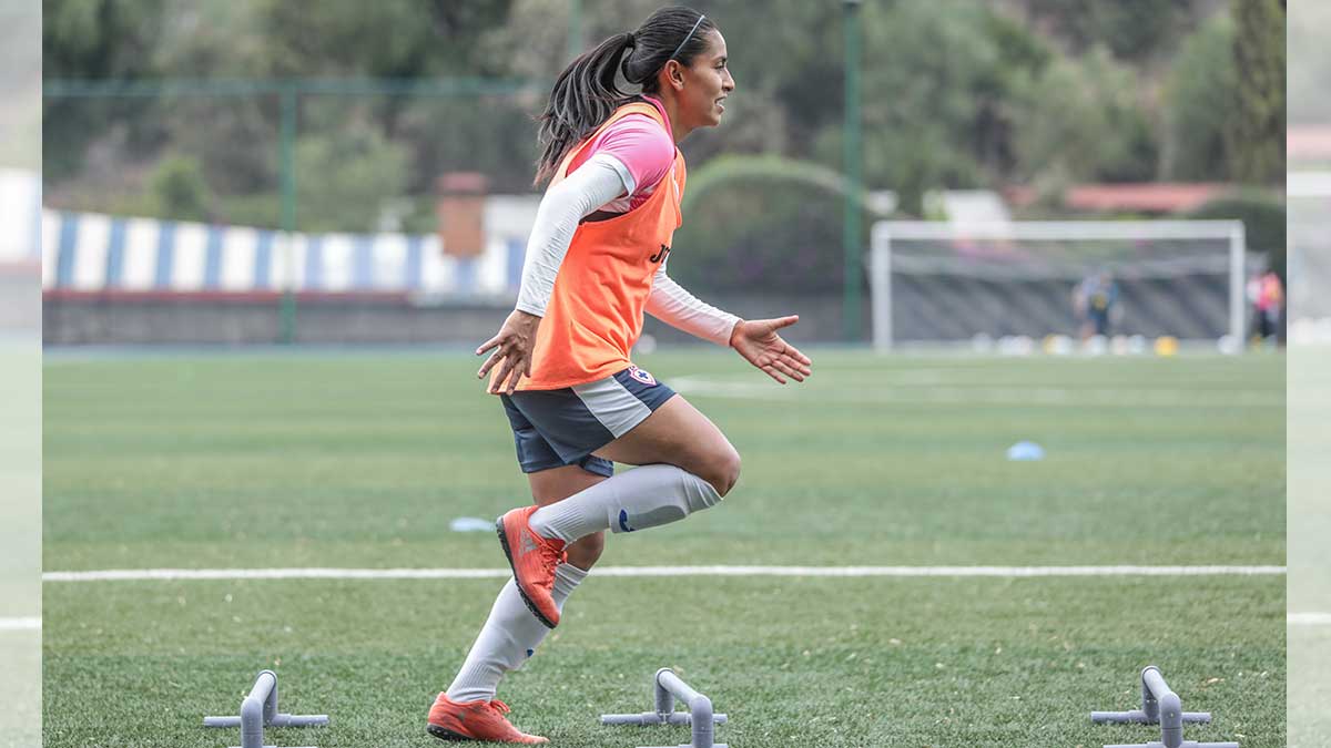 Brenda León Foto Cruz Azul 2