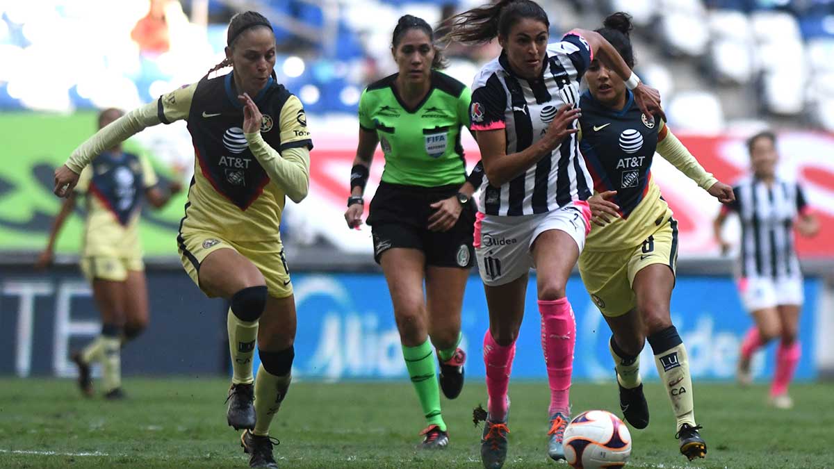 América femenil empata 1-1 con Rayadas y sigue con vida de cara a la Liguilla 