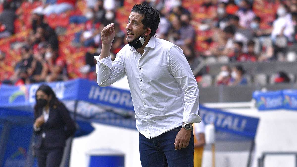 Edgar Mejía, sin miedo al Volcán: Al jugar en Chivas te acostumbras a cualquier tipo de escenario
