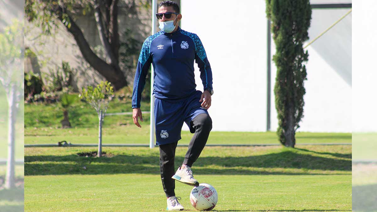 Jorge Gómez es cesado de la dirección técnica de Puebla femenil 