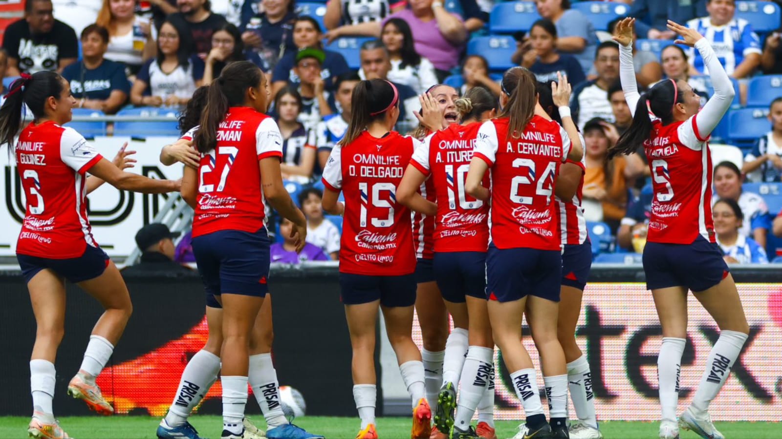 Chivas femenil sorprende a Rayadas; ¡habrá Clásico Nacional en los cuartos de final del Clausura 2024!