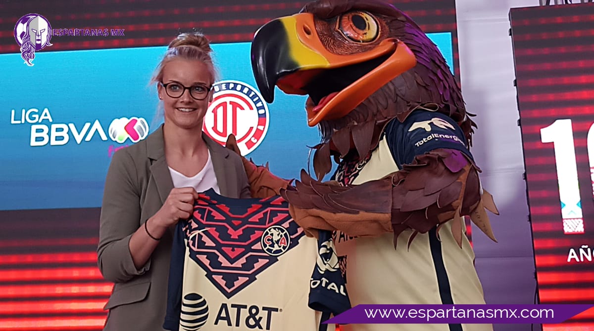 Anna Klink, representante del Bayer Leverkusen en presentación del duelo ante América femenil