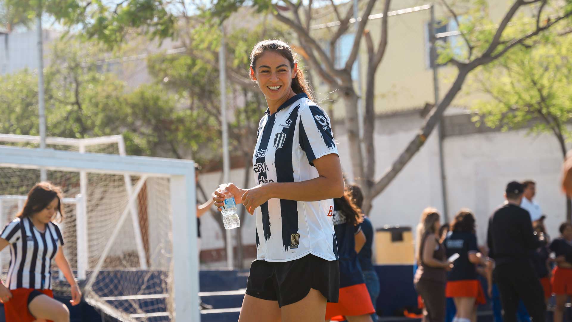 Christina Burkenroad destaca el impacto social de Rayadas y se enfoca en el campeonato