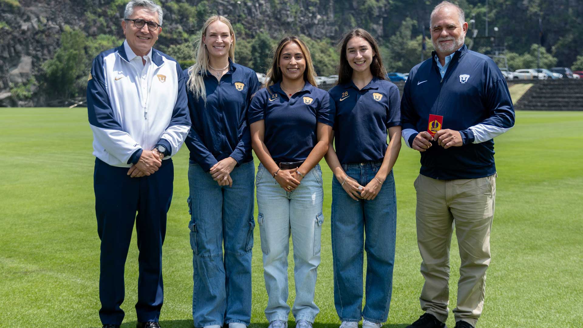 Pumas femenil y Merck lanzan la campaña “Sácale la tarjeta roja a la diabetes”