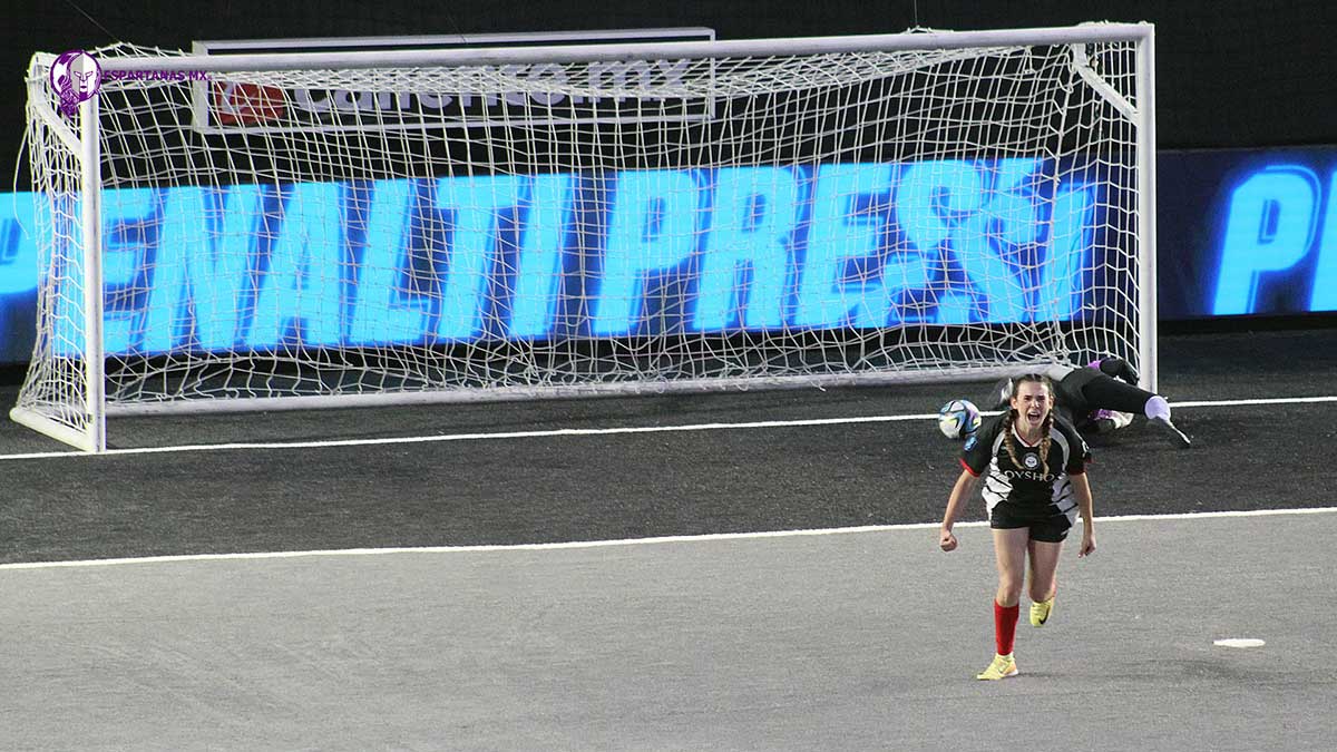 Otra vez histórica Pamela Verdirame: marcó el primer gol en la Queens League Oysho Américas