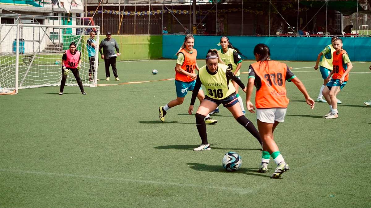 Más de 180 jugadores y jugadoras se dan cita en Medellín para los primeros Tryouts Internacionales de Kings y Queens League